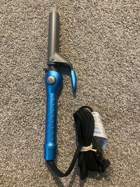 BaBylissPRO® Nano Titanium™  1" Spring Curling Iron brand new never used